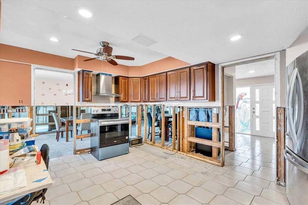 Recently Sold: $750,000 (3 beds, 3 baths, 2283 Square Feet)