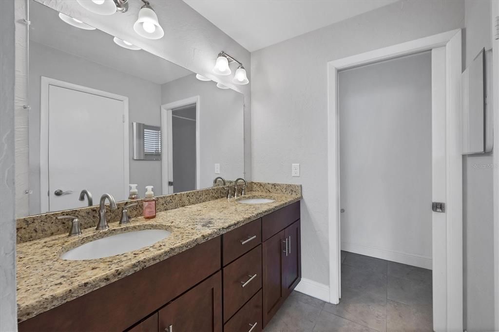 For Sale: $565,000 (3 beds, 2 baths, 1930 Square Feet)