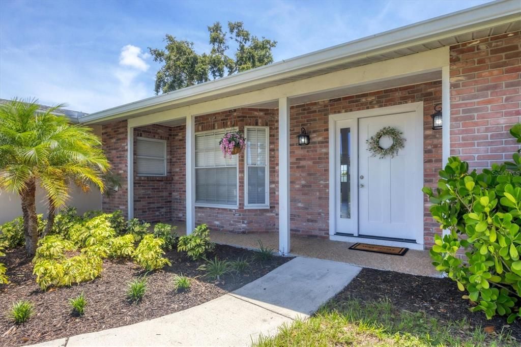 For Sale: $565,000 (3 beds, 2 baths, 1930 Square Feet)