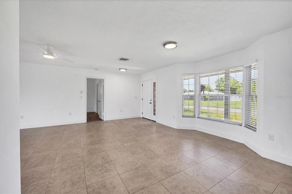 For Sale: $565,000 (3 beds, 2 baths, 1930 Square Feet)