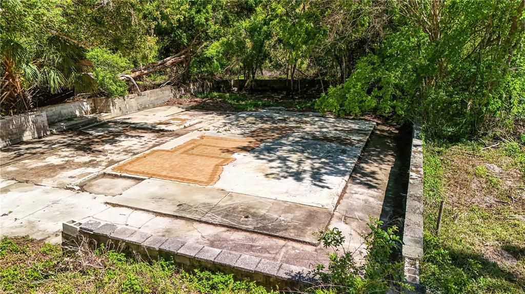 合同活跃: $135,000 (1.55 acres)