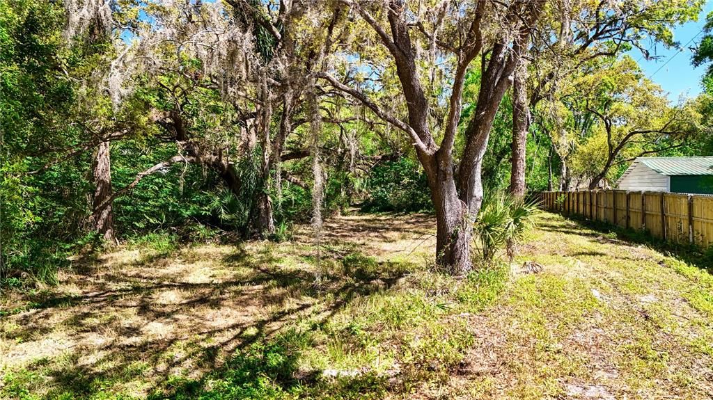 合同活跃: $135,000 (1.55 acres)