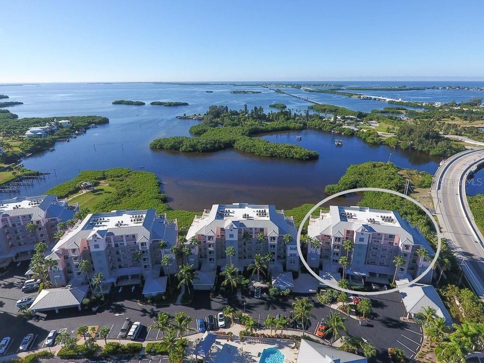 Недавно продано: $465,000 (2 спален, 2 ванн, 1456 Квадратных фут)