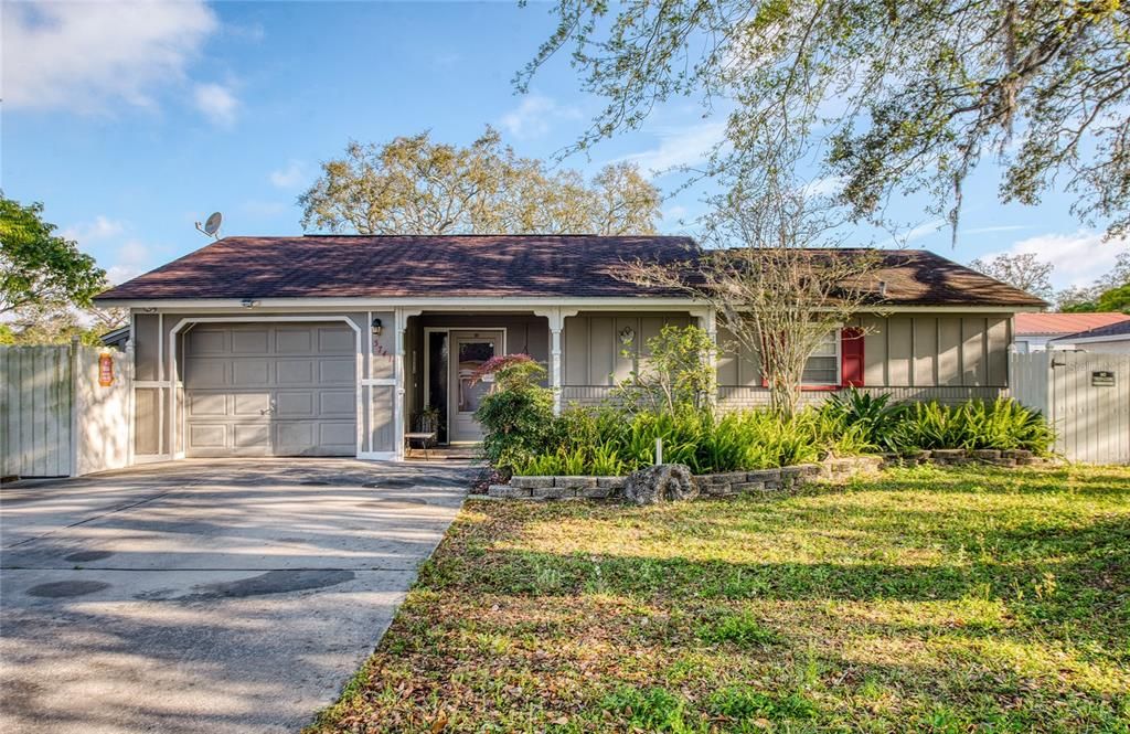 Recently Sold: $275,000 (3 beds, 3 baths, 1869 Square Feet)