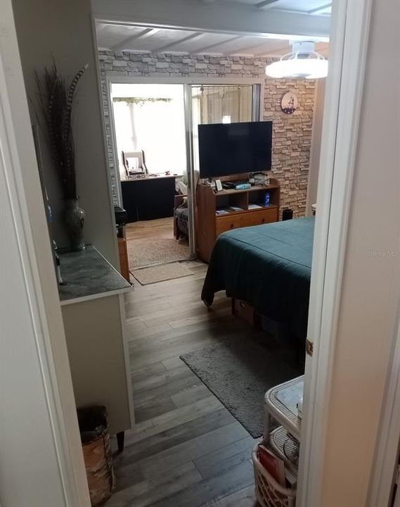 For Sale: $199,000 (2 beds, 2 baths, 915 Square Feet)