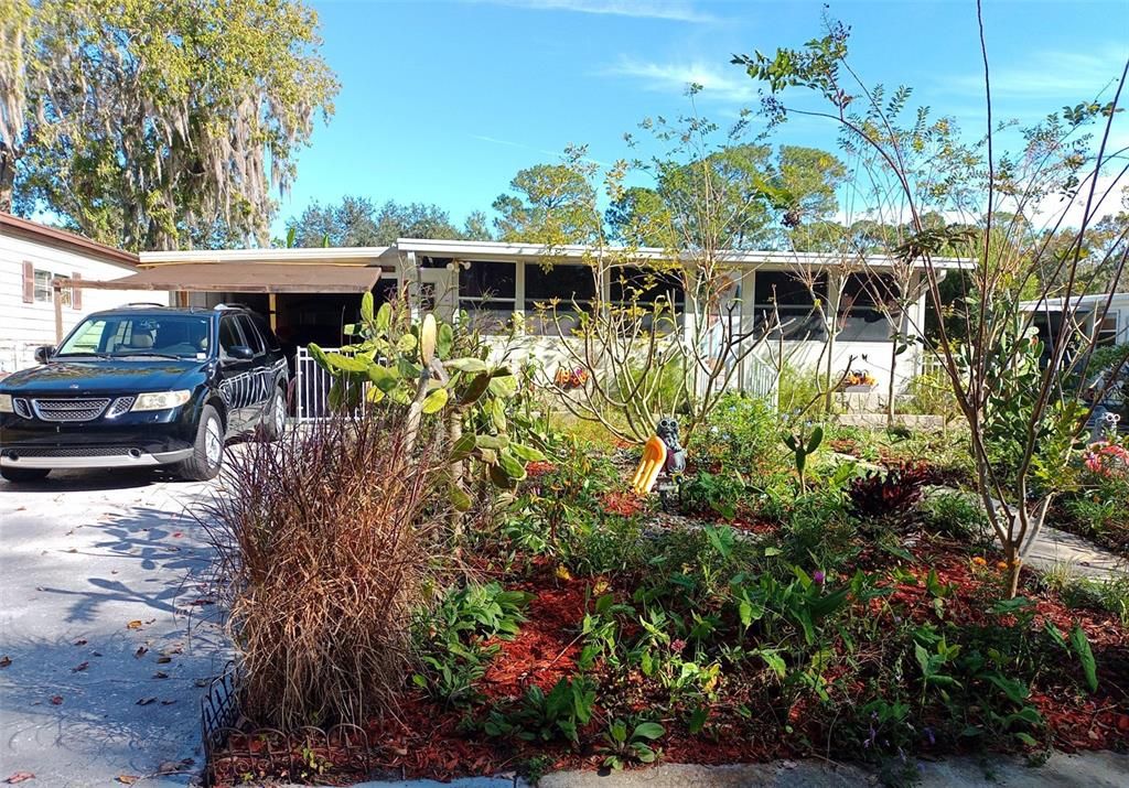 For Sale: $199,000 (2 beds, 2 baths, 915 Square Feet)