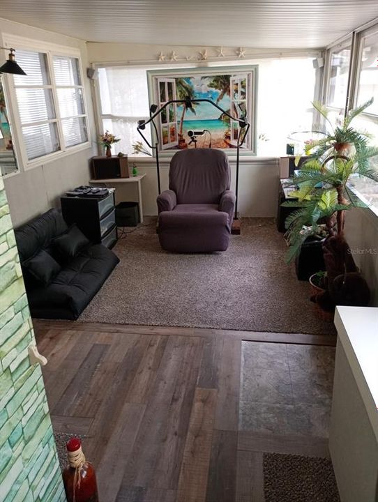 For Sale: $199,000 (2 beds, 2 baths, 915 Square Feet)