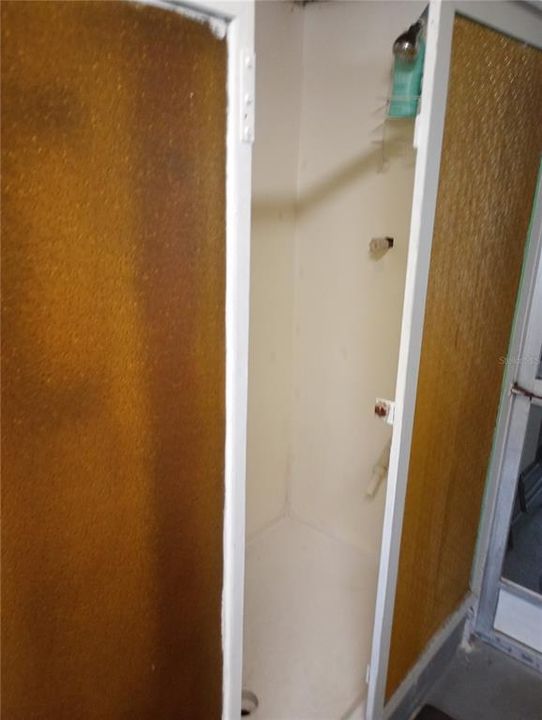 For Sale: $169,000 (2 beds, 2 baths, 915 Square Feet)