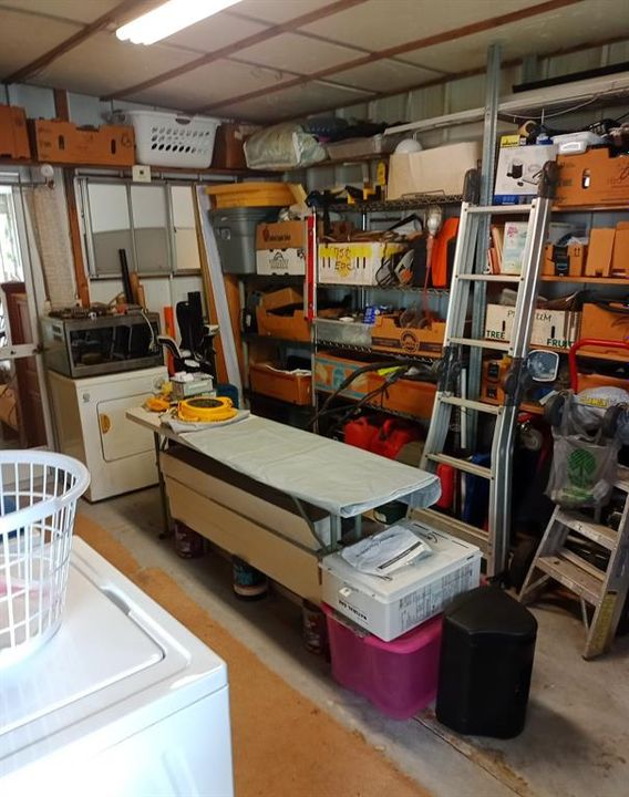 For Sale: $199,000 (2 beds, 2 baths, 915 Square Feet)