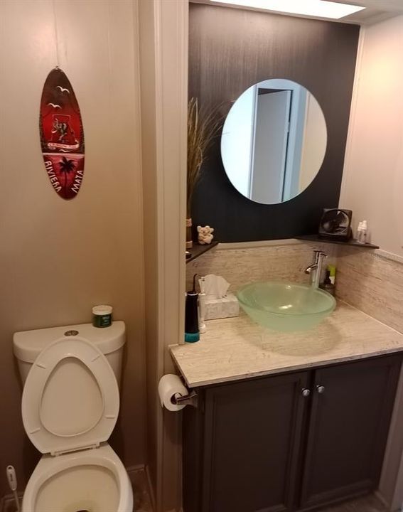 For Sale: $199,000 (2 beds, 2 baths, 915 Square Feet)