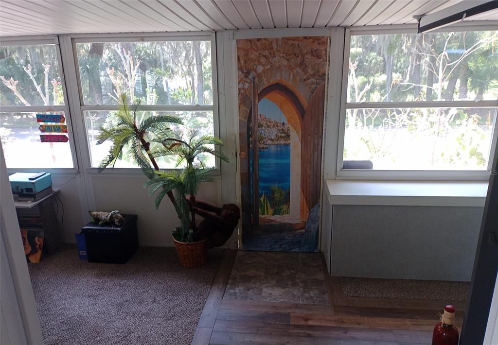 For Sale: $199,000 (2 beds, 2 baths, 915 Square Feet)