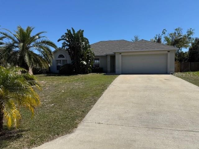 Recently Rented: $1,950 (3 beds, 2 baths, 1760 Square Feet)