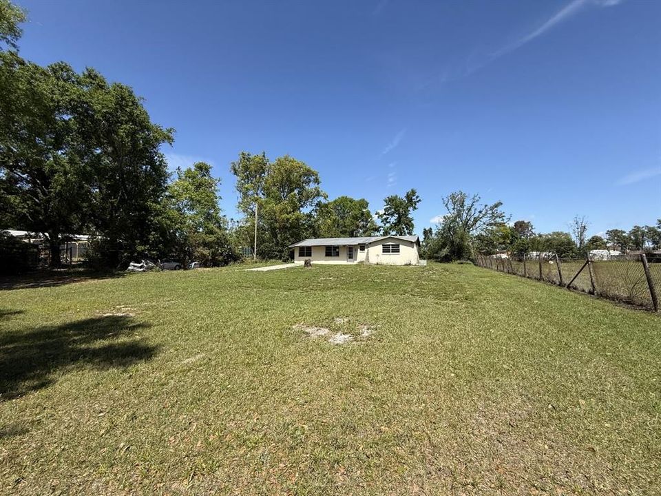 Recently Sold: $229,900 (3 beds, 2 baths, 1744 Square Feet)