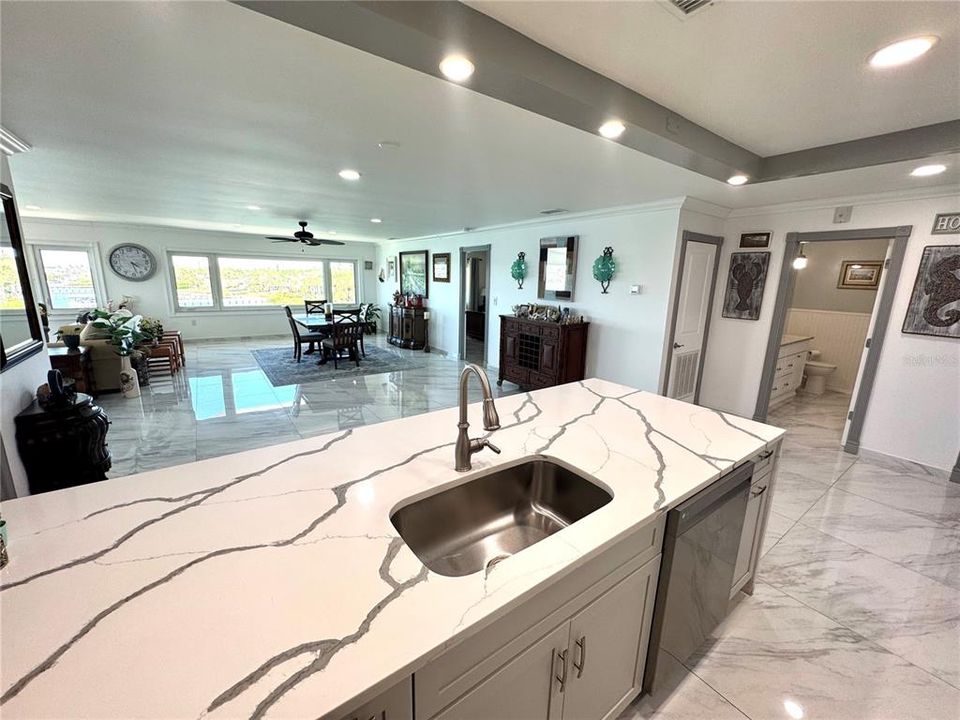 На продажу: $550,000 (2 спален, 2 ванн, 1900 Квадратных фут)