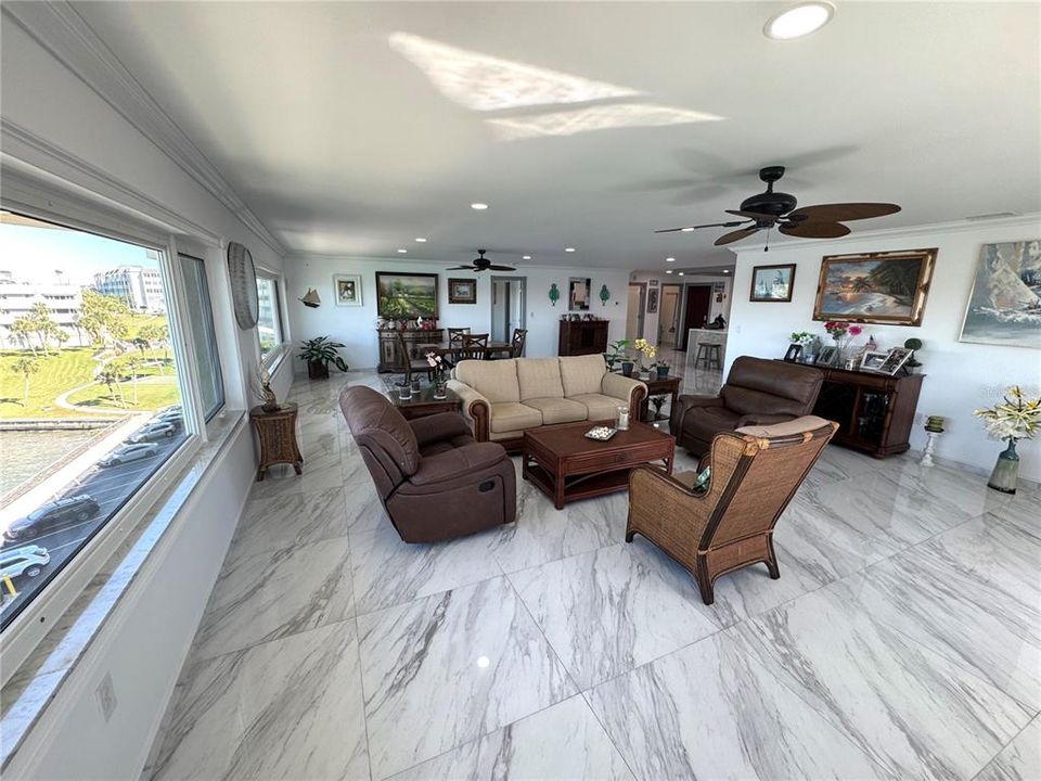 На продажу: $550,000 (2 спален, 2 ванн, 1900 Квадратных фут)