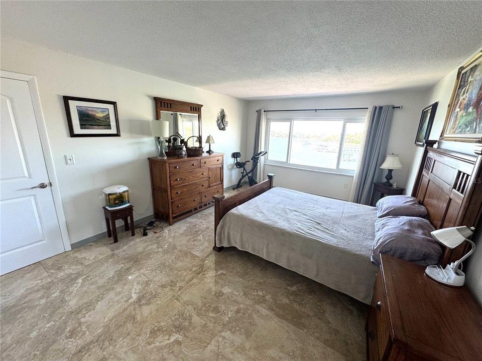 На продажу: $550,000 (2 спален, 2 ванн, 1900 Квадратных фут)