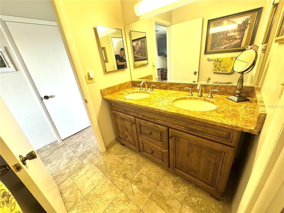 На продажу: $550,000 (2 спален, 2 ванн, 1900 Квадратных фут)