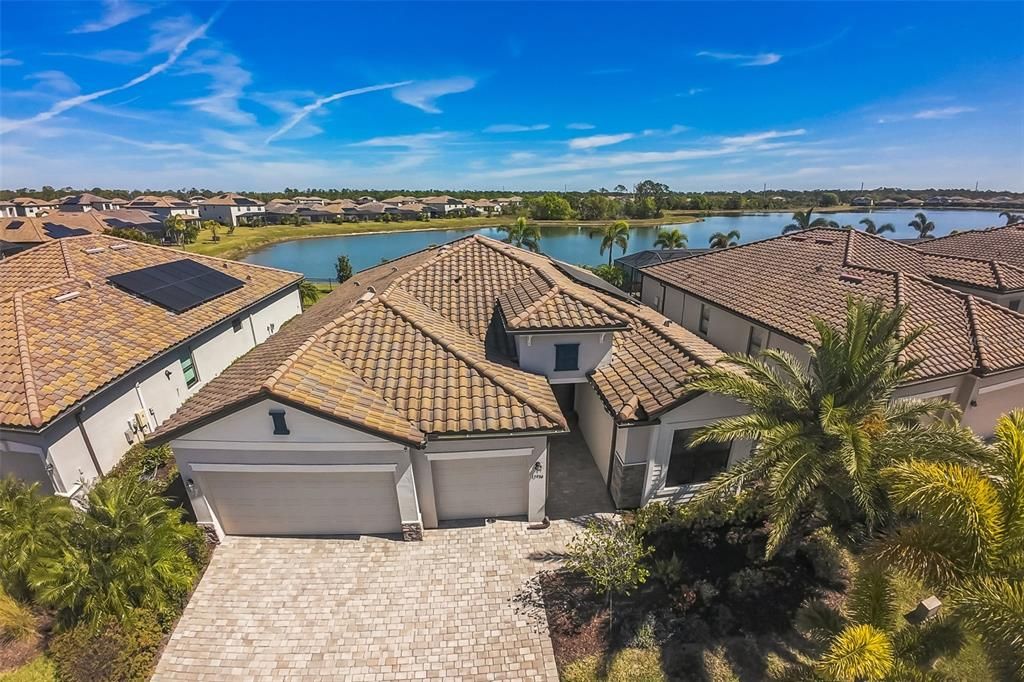 Active With Contract: $725,000 (3 beds, 3 baths, 2455 Square Feet)