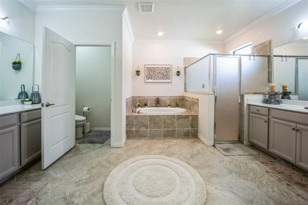 Active With Contract: $725,000 (3 beds, 3 baths, 2455 Square Feet)