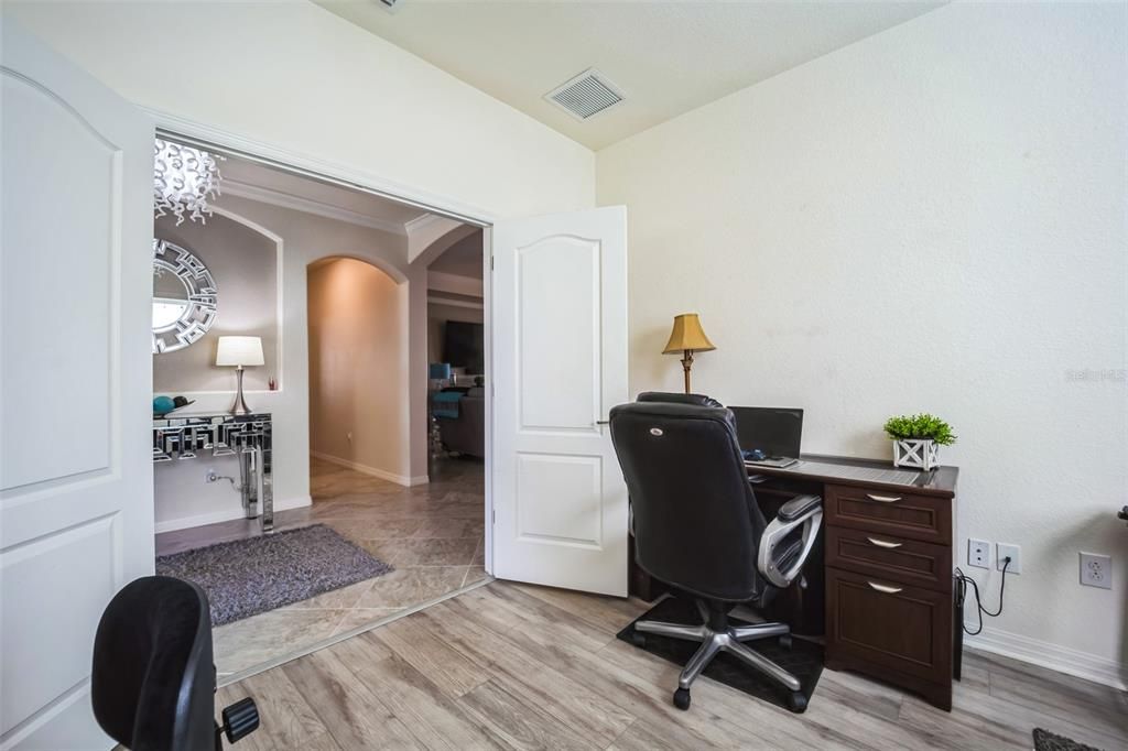 Active With Contract: $725,000 (3 beds, 3 baths, 2455 Square Feet)