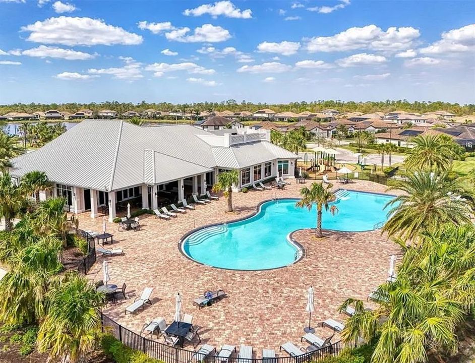 Active With Contract: $725,000 (3 beds, 3 baths, 2455 Square Feet)