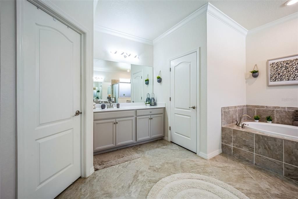 Active With Contract: $725,000 (3 beds, 3 baths, 2455 Square Feet)