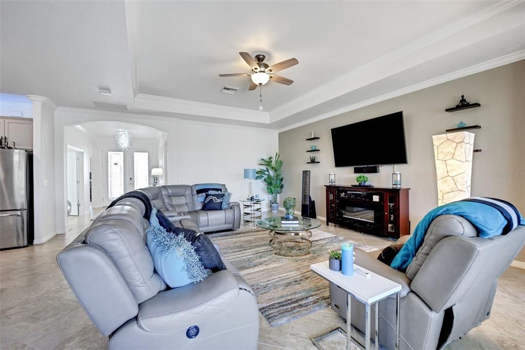 Active With Contract: $725,000 (3 beds, 3 baths, 2455 Square Feet)