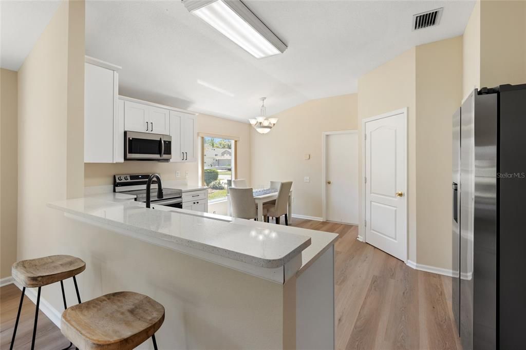 En Venta: $369,000 (3 camas, 2 baños, 1798 Pies cuadrados)