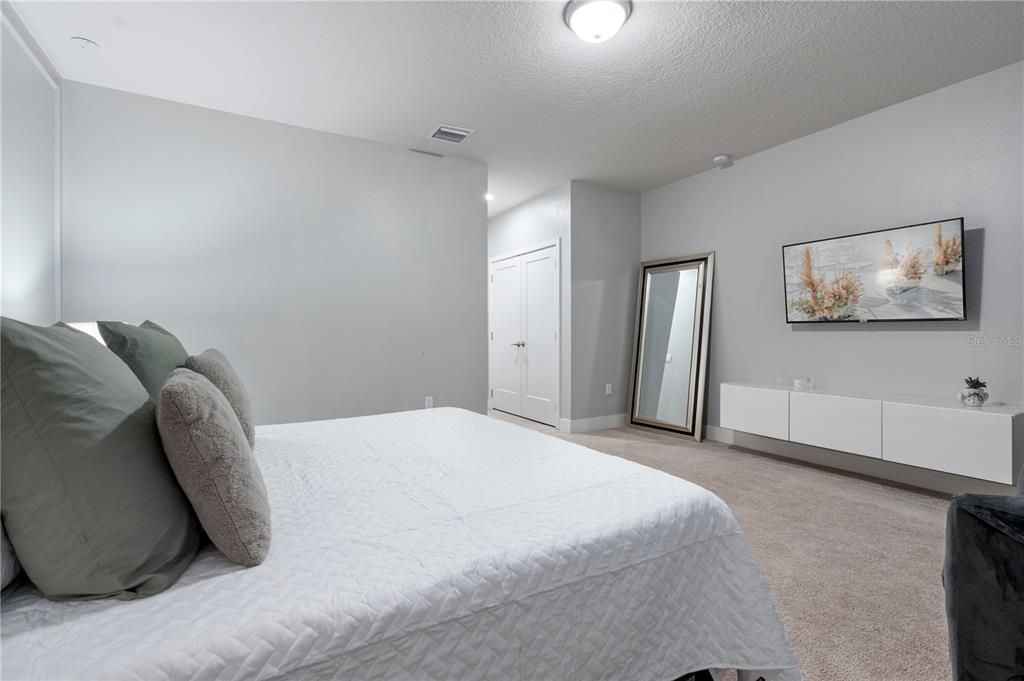 For Sale: $439,000 (4 beds, 3 baths, 1888 Square Feet)