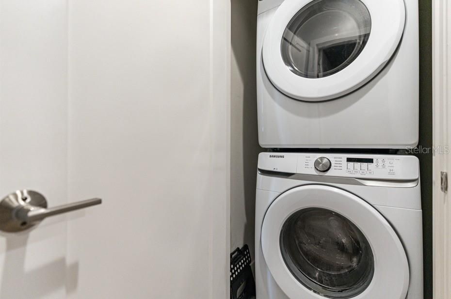 For Sale: $439,000 (4 beds, 3 baths, 1888 Square Feet)