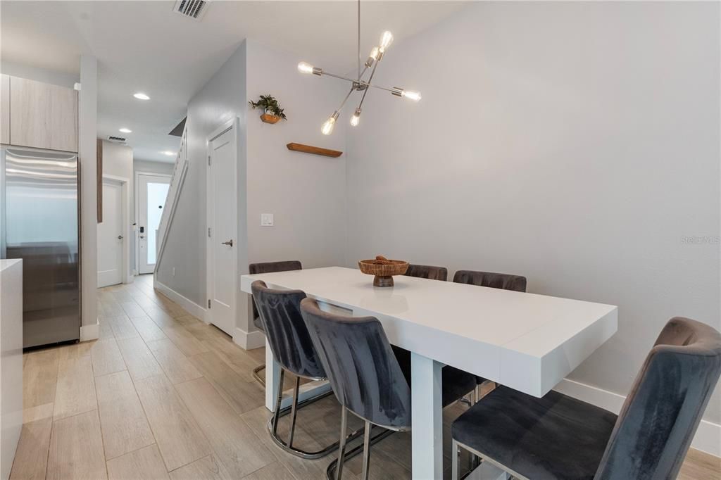 For Sale: $439,000 (4 beds, 3 baths, 1888 Square Feet)