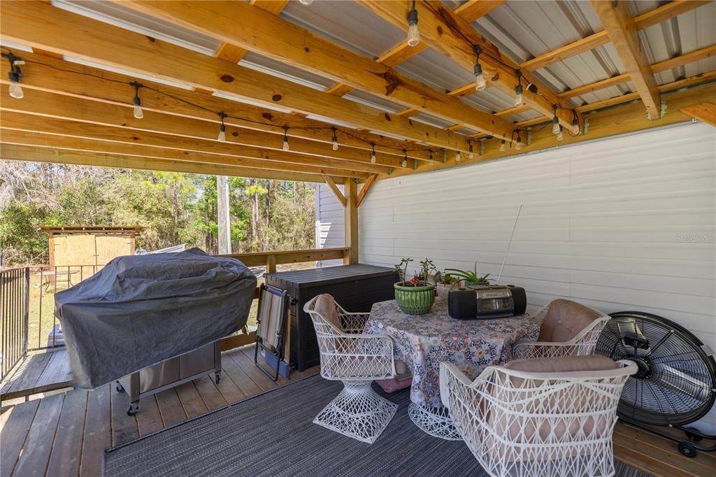 На продажу: $267,977 (3 спален, 2 ванн, 1404 Квадратных фут)