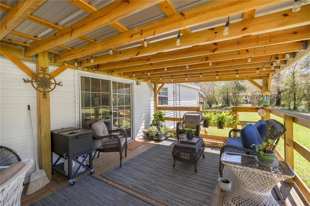 На продажу: $267,977 (3 спален, 2 ванн, 1404 Квадратных фут)