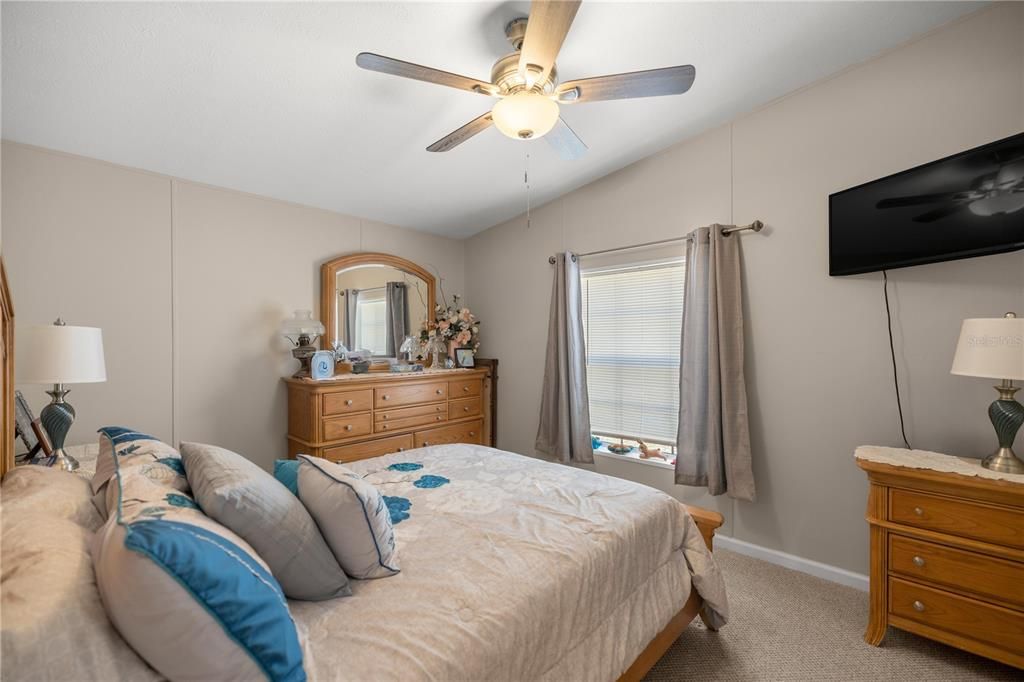 На продажу: $267,977 (3 спален, 2 ванн, 1404 Квадратных фут)