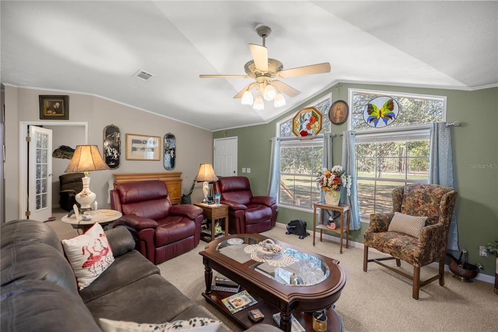 На продажу: $267,977 (3 спален, 2 ванн, 1404 Квадратных фут)