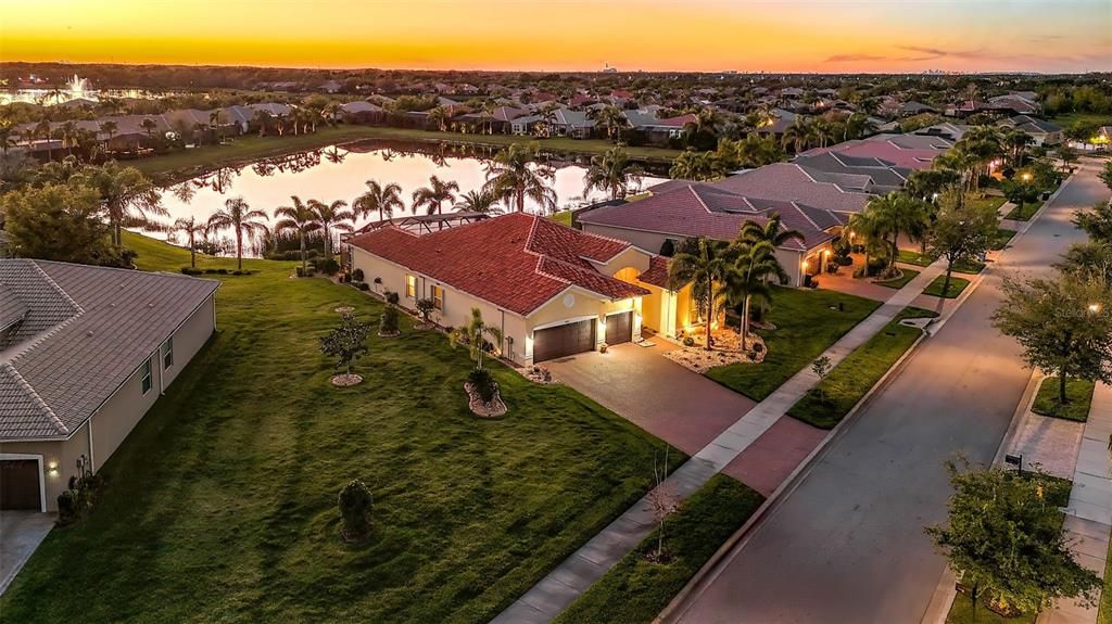 For Sale: $785,000 (3 beds, 3 baths, 2689 Square Feet)