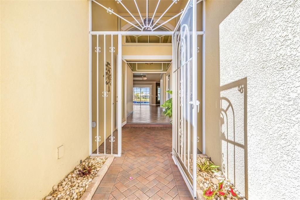 For Sale: $785,000 (3 beds, 3 baths, 2689 Square Feet)