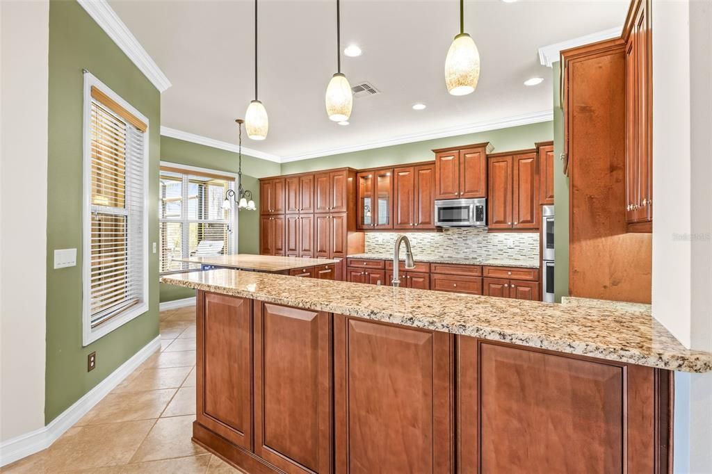 For Sale: $785,000 (3 beds, 3 baths, 2689 Square Feet)