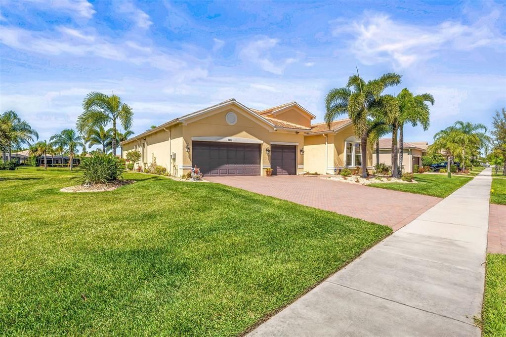 For Sale: $785,000 (3 beds, 3 baths, 2689 Square Feet)