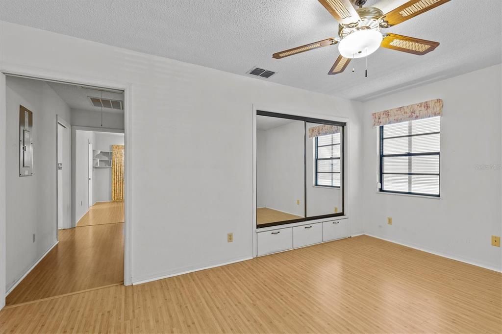 На продажу: $474,900 (3 спален, 3 ванн, 1400 Квадратных фут)