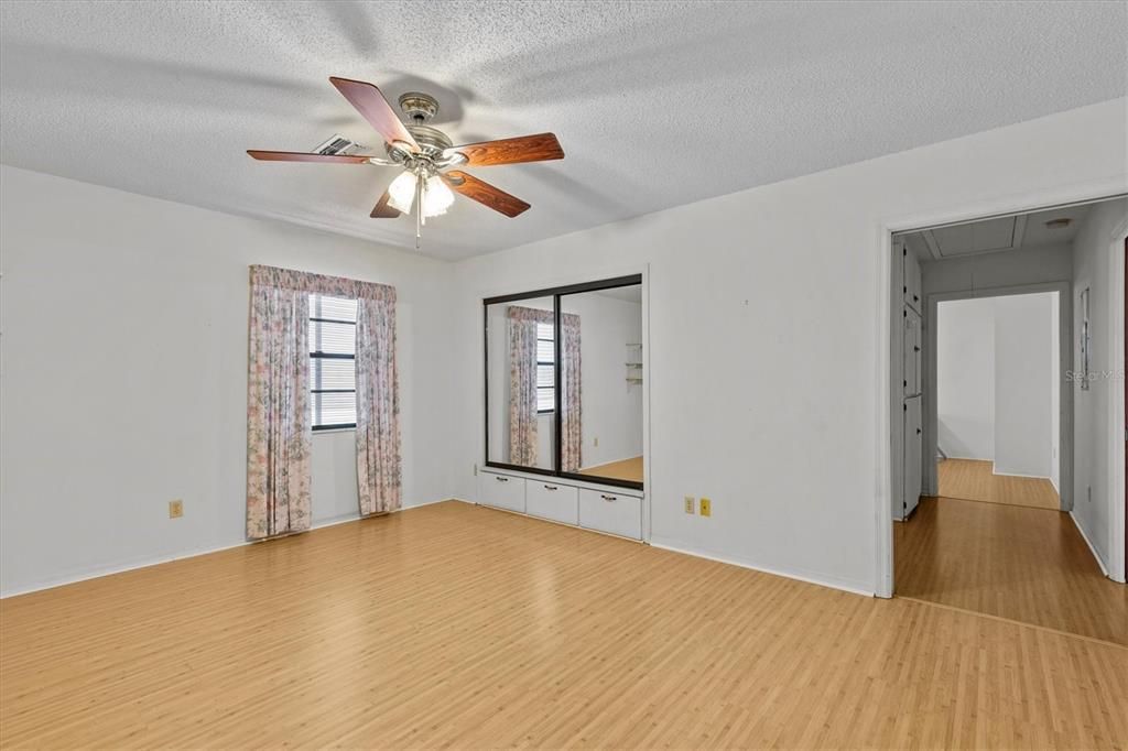 На продажу: $474,900 (3 спален, 3 ванн, 1400 Квадратных фут)