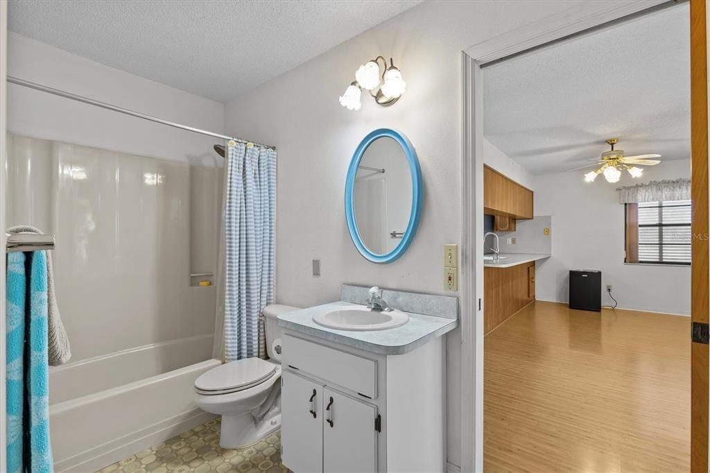 На продажу: $474,900 (3 спален, 3 ванн, 1400 Квадратных фут)