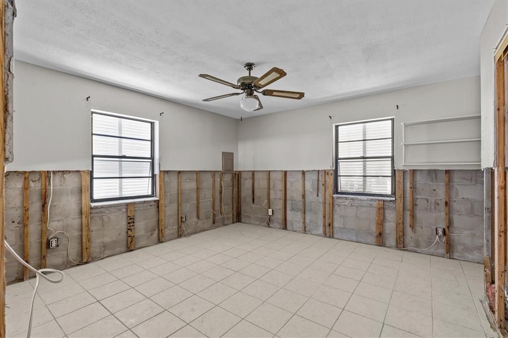 На продажу: $474,900 (3 спален, 3 ванн, 1400 Квадратных фут)