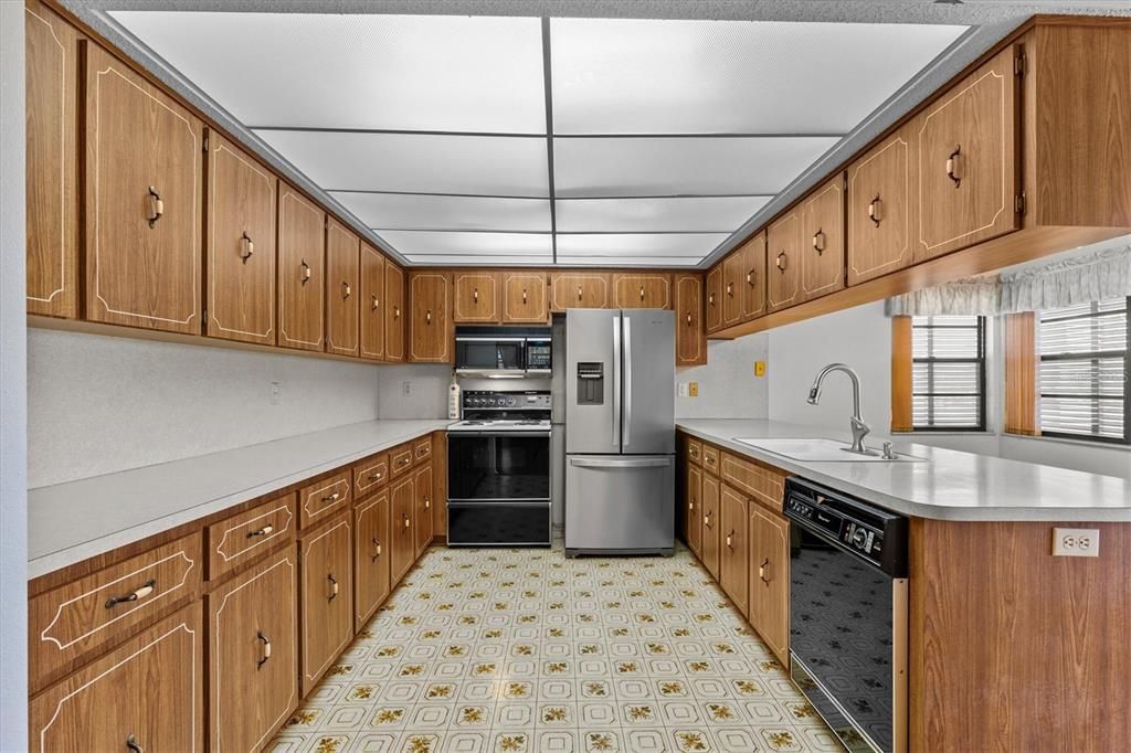 На продажу: $474,900 (3 спален, 3 ванн, 1400 Квадратных фут)