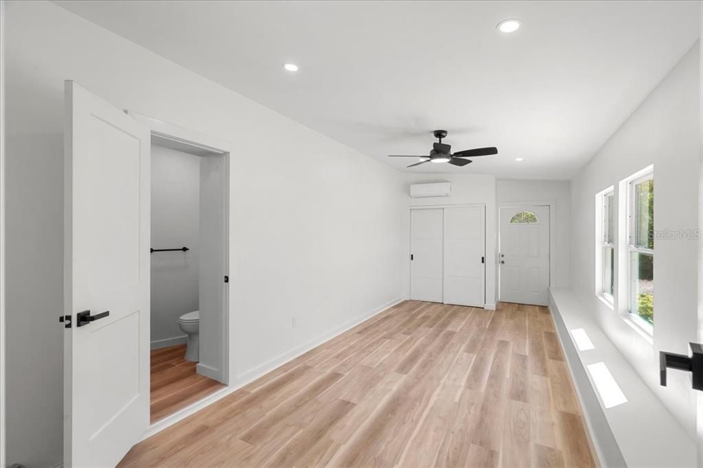 For Sale: $690,000 (3 beds, 3 baths, 1596 Square Feet)