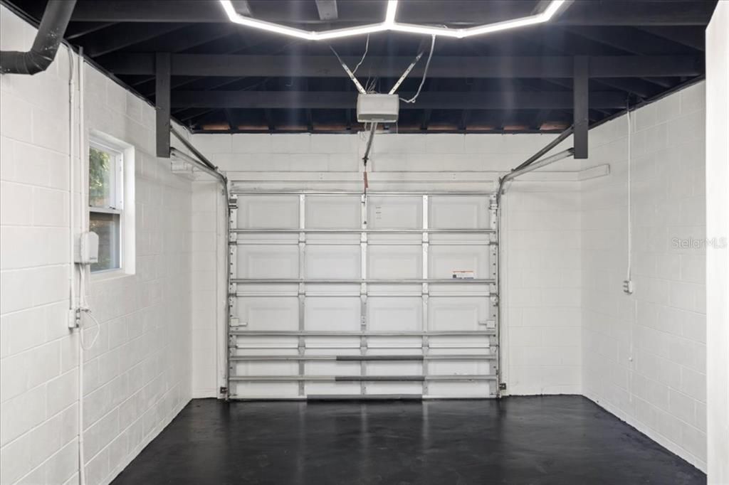 For Sale: $690,000 (3 beds, 3 baths, 1596 Square Feet)