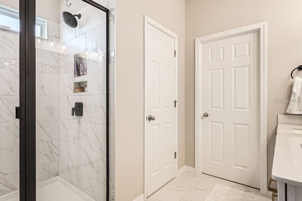 En Venta: $625,000 (5 camas, 3 baños, 2680 Pies cuadrados)