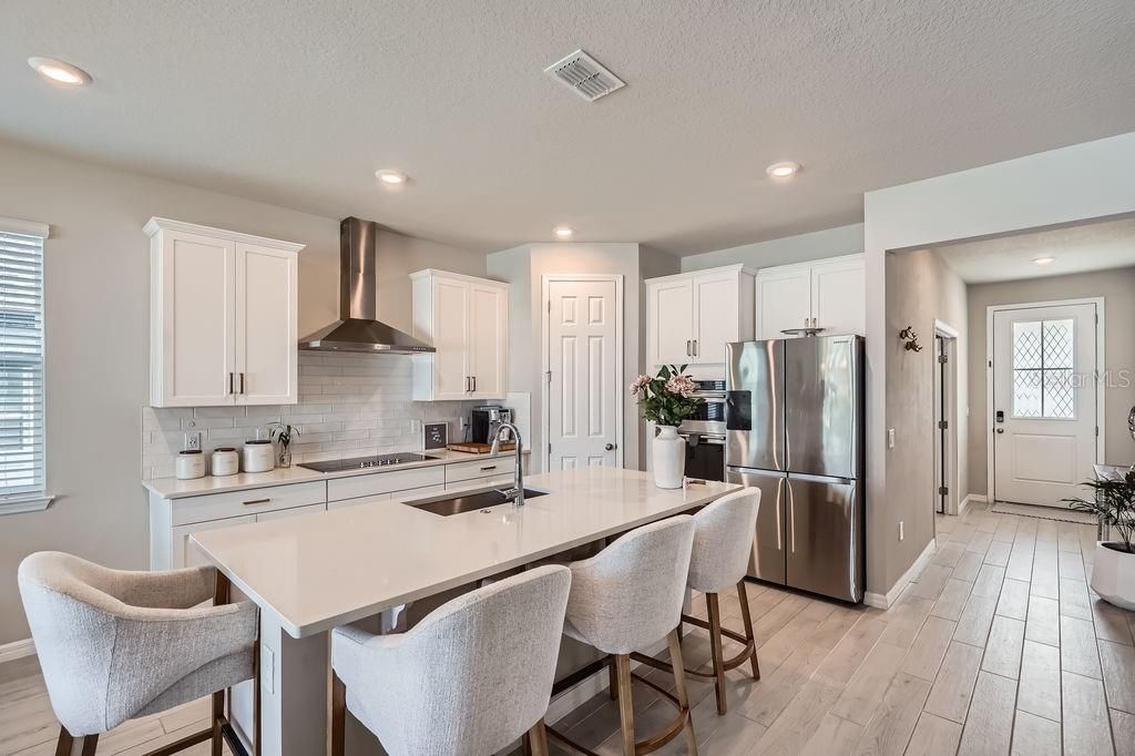 En Venta: $625,000 (5 camas, 3 baños, 2680 Pies cuadrados)