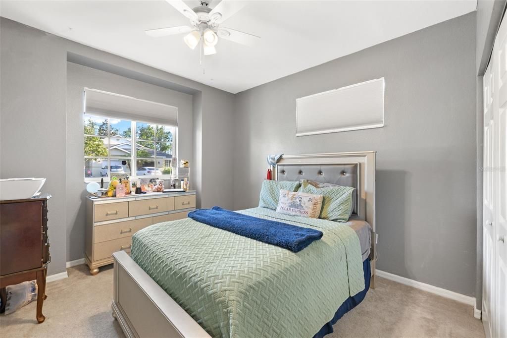 Activo con contrato: $269,000 (2 camas, 2 baños, 1243 Pies cuadrados)