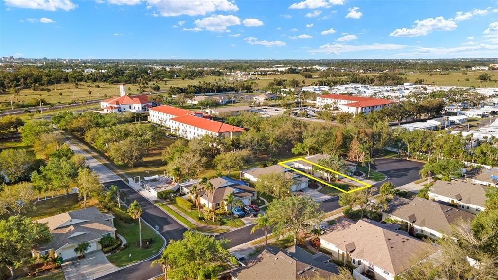 Activo con contrato: $269,000 (2 camas, 2 baños, 1243 Pies cuadrados)